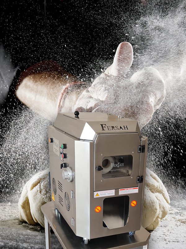 ماكينات تقطيع العجين